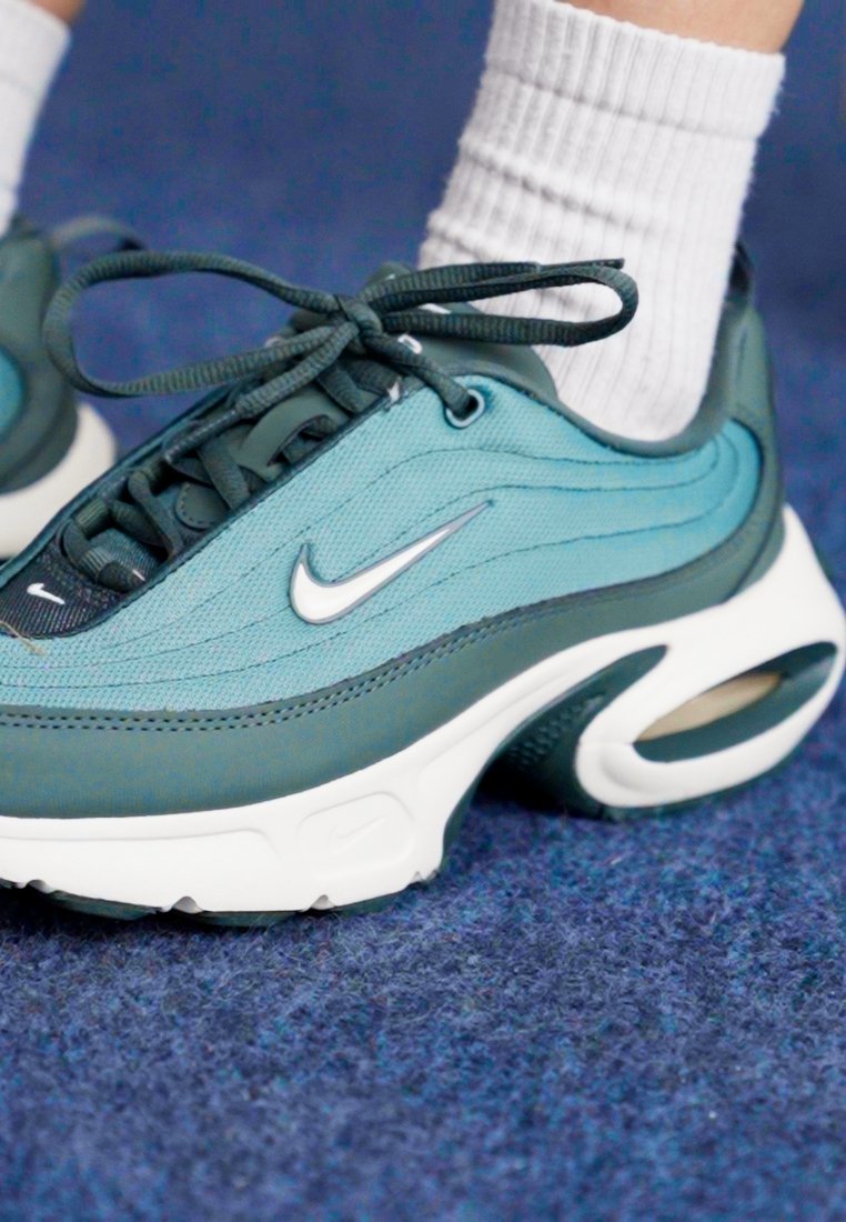 ミ*ー様 Air Max Portal Vintage Green/Soft P ミ*ー様 Air Max Portal Vintage Green/Soft P - メルカリ