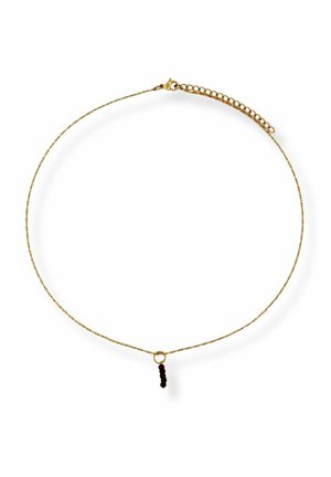Zarte goldene Halskette mit kleinem vertikalem Anhänger aus fünf dunkelroten Perlen und verstellbarem Verschluss.