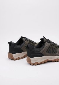 LIMMA SELENQUES - Zapatillas - green