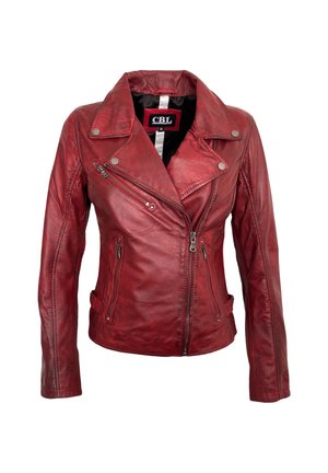 Rode leren bikerjack met asymmetrische voorrits, ritssluitingen op de zakken, kraag met drukknoop en aansluitende taille, maat 36.