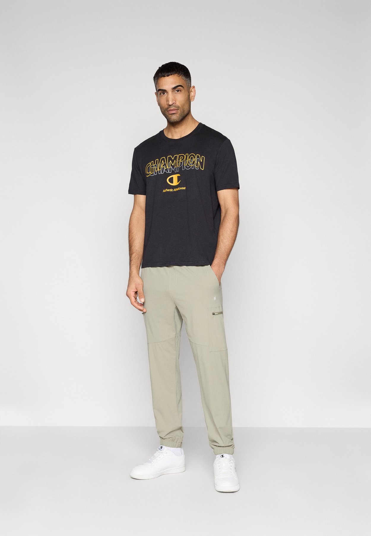 GRAPHIC TEE