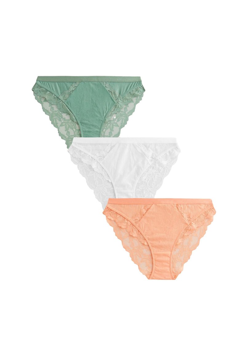 Tre par dameunderbukser i grøn, hvid og orange med blondedetaljer langs kanterne, blødt stof og en mid-rise pasform.