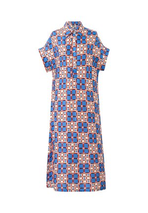 Robe chemise à manches courtes, longueur genou, avec un motif géométrique à carreaux bleu, blanc et rouge, col et boutons sur le devant.