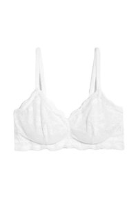 Sostén de encaje blanco con borde scalloped, tirantes ajustables y copas suaves y texturizadas. Presenta un diseño simple sin varillas.
