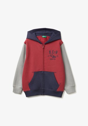 Felpa con zip rossa e blu navy, maniche grigie, tasche frontali e stampa del logo. Realizzata in tessuto morbido, presenta polsini e orlo a coste.