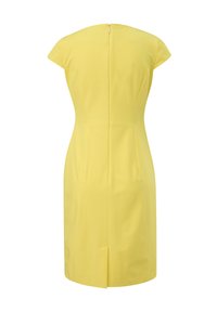 Knie-langes gelbes Kleid mit kurzen Kappärmeln, taillierter Form, Reißverschluss hinten und einer Naht in der Mitte. Glatte Stofftextur.
