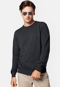 Niewybrane, dark grey