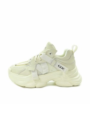 - Sneakersy niskie