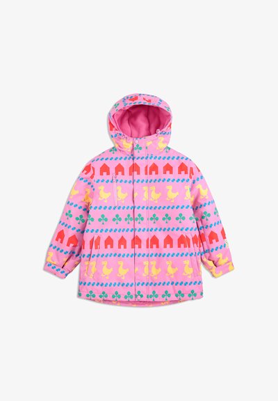 Padded pink jacket with a hood, featuring yellow ducks, red houses, and green clovers in a repeating pattern. Zippered pockets on sides.