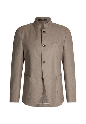 Beżowa męska marynarka z wełny z kołnierzem typu stójka, czterema guzikami z przodu, dwoma naszywanymi kieszeniami z przodu oraz jedną kieszenią na piersi z listwą.