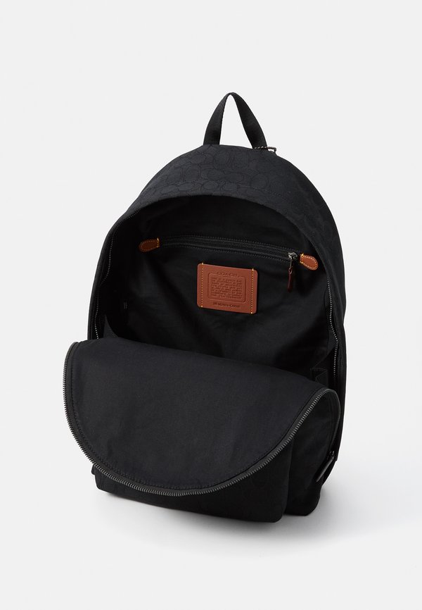 HALL BACKPACK IN SIGNATURE  - Rucksack4