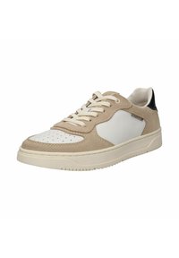 Beige Wildledersneaker mit weißem Lederpanel, perforierter Zehenpartie und schwarzem Fersenelement. Verfügt über flache Schnürsenkel und eine strukturierte Gummisohle.