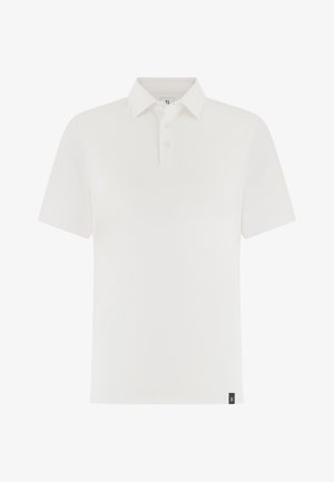 Wit polohemd met korte mouwen, drie knopen en een klein zwart merklapje aan de linkeronderzijde.