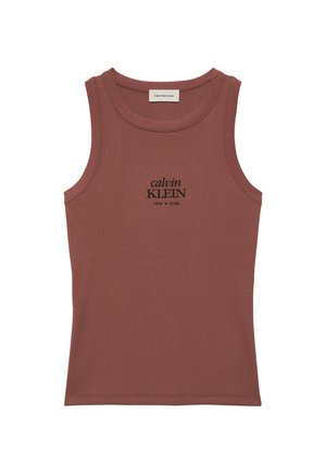 Canotta senza maniche a costine in marrone tenue con logo nero "calvin KLEIN NEW YORK" centrato sul petto e scollatura rotonda.