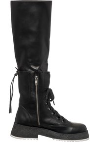 Botte noire en cuir haute jusqu'au genou avec semelle texturée, fermeture à lacets à l'avant, zip sur le côté et cordon ajustable en haut. Design à talon plat.