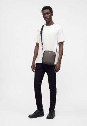 BOSS, NORTHON ZIP - Ülerinna-kott - dark brown