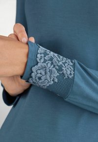 Intimissimi PRETTY FLOWER - Pyžamový top - blue