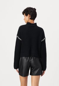 Vero Moda VMNEWCREAM FUNNELNECK PULLOVER  - Jumper - black/birch
