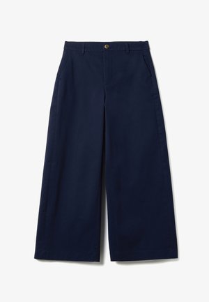 Pantalon à jambes larges bleu marine avec poches à l'avant, passants pour ceinture et fermeture par bouton à la taille.