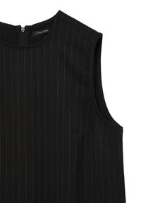 Svart ärmlös klänning med vertikala ränder, med rund halsringning, dragkedja bak och strukturerade axlar. Tillverkad av texturerad tyg.