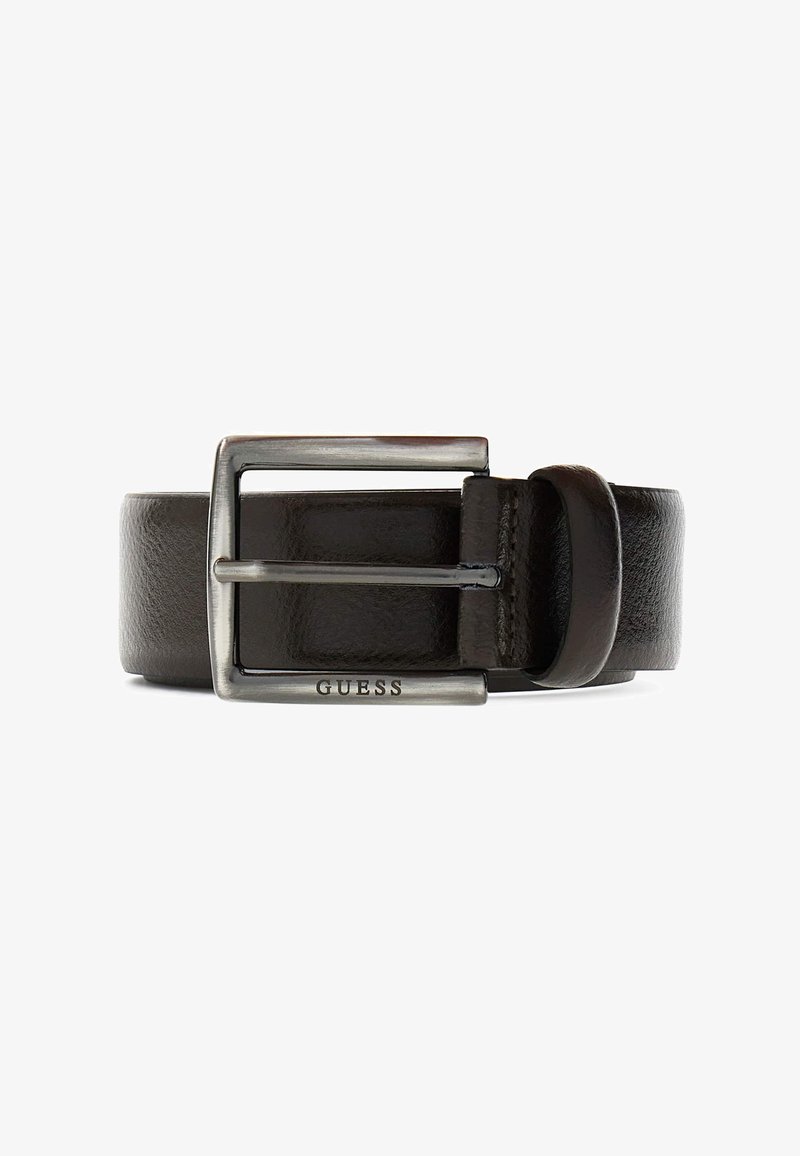 Sorte læderbælte med en rektangulær metalbuckle i sølvfarve, præget med brandnavnet. Glat tekstur, klassisk design og holdbart.