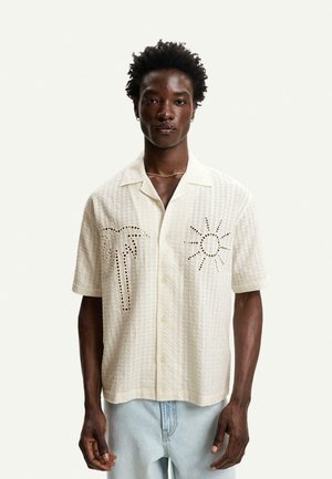 Bershka EMBROIDERED SHORT SLEEVE  - Shirt - white