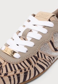 Steve Madden ABBI - Baskets basses - taupe