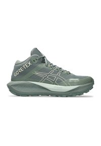 Scarpa da hiking GORE-TEX in tonalità verdi tenui, con superficie testurizzata, tomaia in rete, punta rinforzata e intersuola ammortizzata per stabilità.