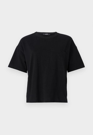 T-shirt noir en coton avec un col rond, des manches courtes et une poche sur la poitrine gauche. Présente une coupe décontractée et des ourlets cousus.