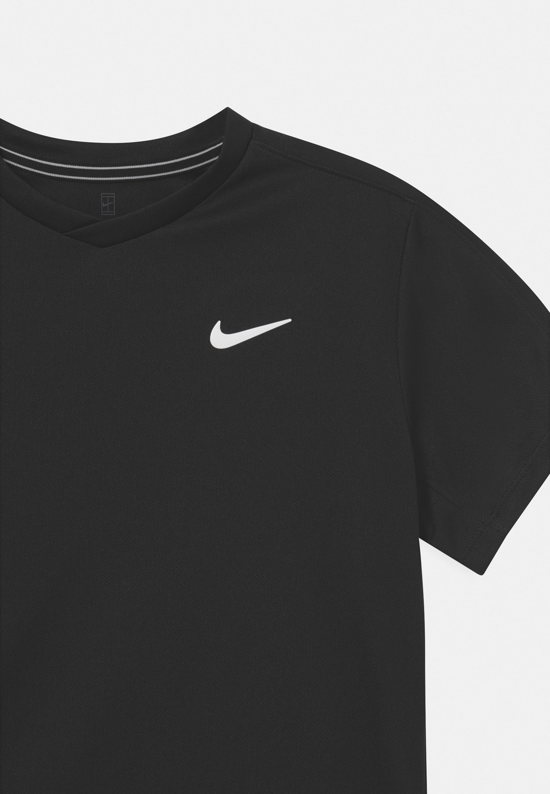 black nike tee