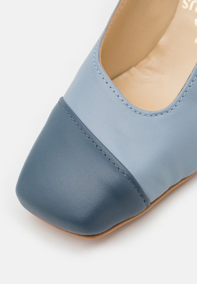 Mas Laus CAKE - Klasszikus sarkú cipők - blue/ocean blue