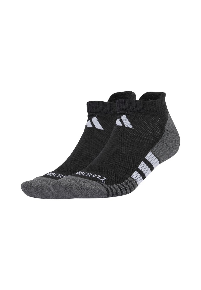 Calcetines deportivos en negro y gris con un diseño de corte bajo, que cuentan con rayas blancas y una textura con patrón en la parte superior.