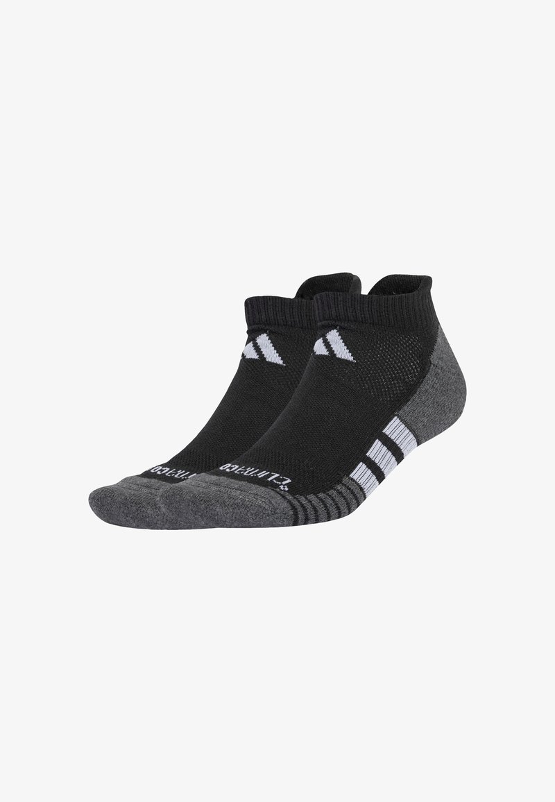 Calcetines deportivos en negro y gris con un diseño de corte bajo, que cuentan con rayas blancas y una textura con patrón en la parte superior.