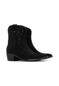 Botas de tobillo de ante negro con un diseño texturizado y perforado en la parte superior, puntera puntiaguda y un tacón bajo tipo bloque.