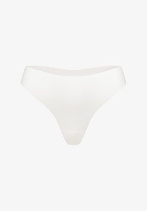 Witte stringonderbroek met een gladde textuur, lage taille en minimale bedekking. De stof lijkt lichtgewicht en naadloos te zijn.