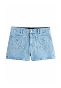 Shorts en denim bleu clair à taille haute, dotés de deux poches arrière ornées de motifs de nœuds brodés. Style classique à cinq poches.