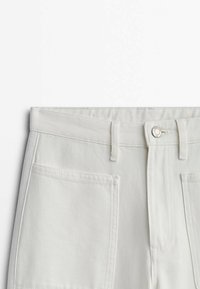 Massimo Dutti Jean flare - white