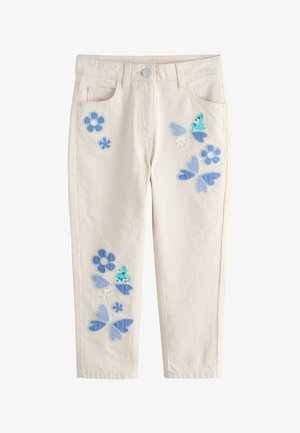 Crèmekleurige kinderbroek met blauwe bloemen- en vlinderborduursels op de voorpijpen en zakken.