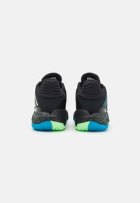 New Balance TWO WXY V5 UNISEX - Basketbalové boty - black