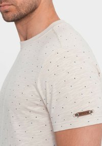 Ombre - T-shirt z nadrukiem