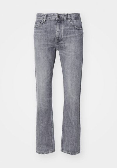 Pelēki džinsi ar izplestām kājām un izbalējušu apdari, pieci kabatas, priekšējā pogas aizdare un jostas cilpas. Klasisks taisno kāju dizains.