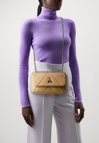 Patrizia Pepe BORSA BAG - Borsa a tracolla - pompei beige
