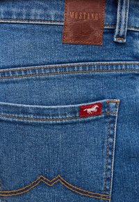 Mustang - Jeansy Zwężane