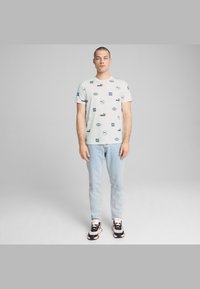Puma POWER - Marškinėliai su spaudiniu - white