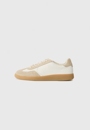 Trainers - white/sand