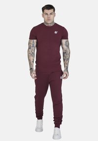 SIKSILK Pantaloni sportivi - burgundy