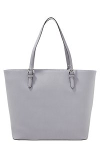 Szara syntetyczna torba na ramię z dwoma paskami, płaskim korpusem, gładką fakturą i bez widocznych wzorów czy detali hardware.