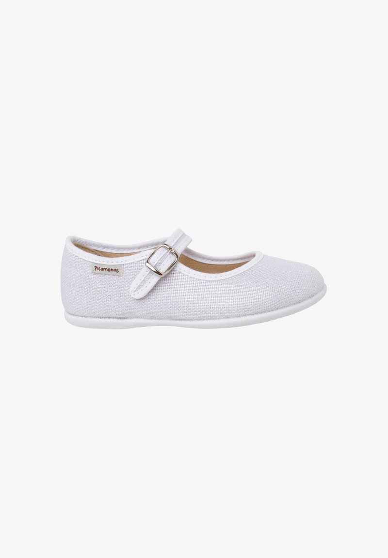 Chaussure Mary Jane en textile blanc avec bride à boucle réglable et semelle plate, étiquetée "Pisamonas" sur le côté.
