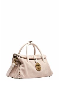 Borsa in pelle rosa chiaro con due manici superiori, hardware dorato e una chiusura distintiva con lucchetto. Presenta dettagli laterali con borchie e una texture liscia.