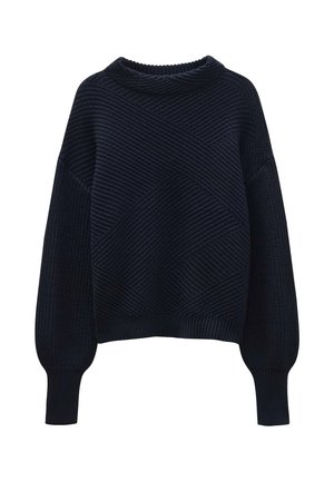 Marineblauwe gebreide trui met een textuur met diagonale patronen en een brede ronde hals, met verlaagde schouders en geribbelde manchetten.